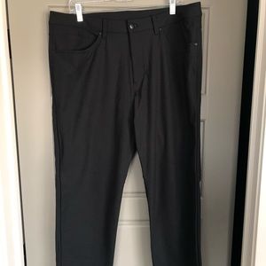 Men’s Lululemon ABC pant